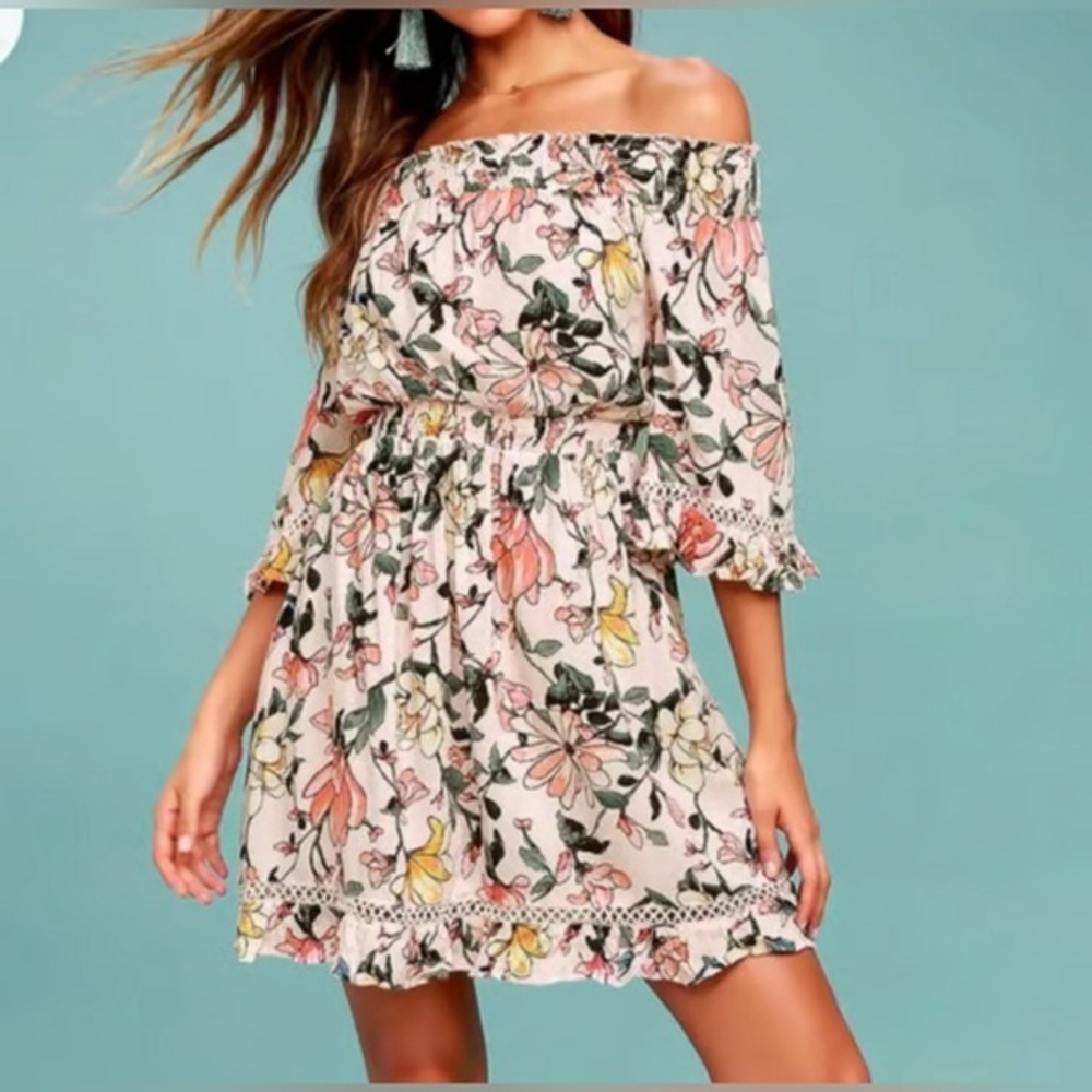 Lulu’s Hello Darling Off the Shoulder Floral Mini Dress in Blush Pink‎ - M